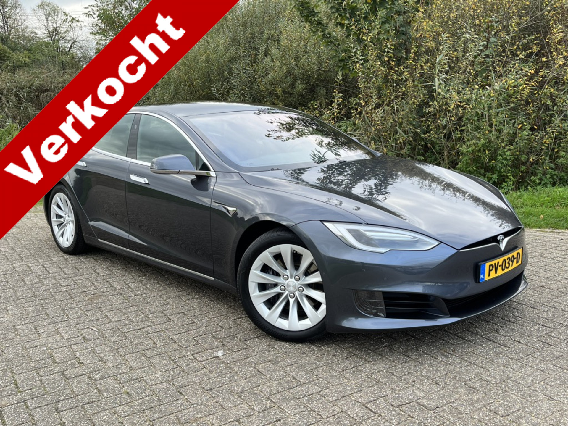 Tesla Model 75D Base kopen? Autocentrumbommelerwaard.nl